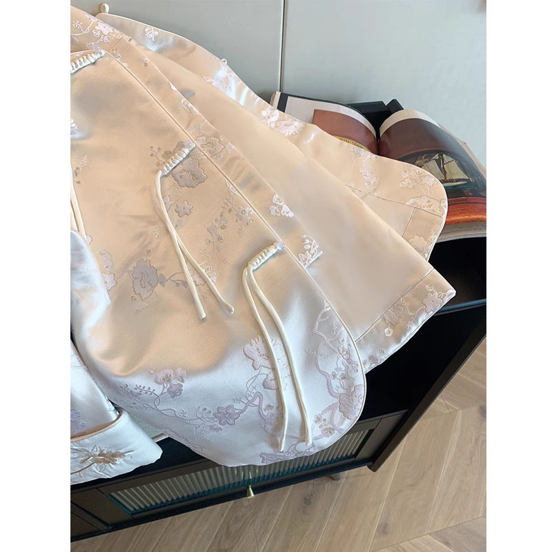 New Chinese-style jacquard acetate short jacket for women's Spring and Autumn 2024, a high-end, retro and slimming top Application Scenario