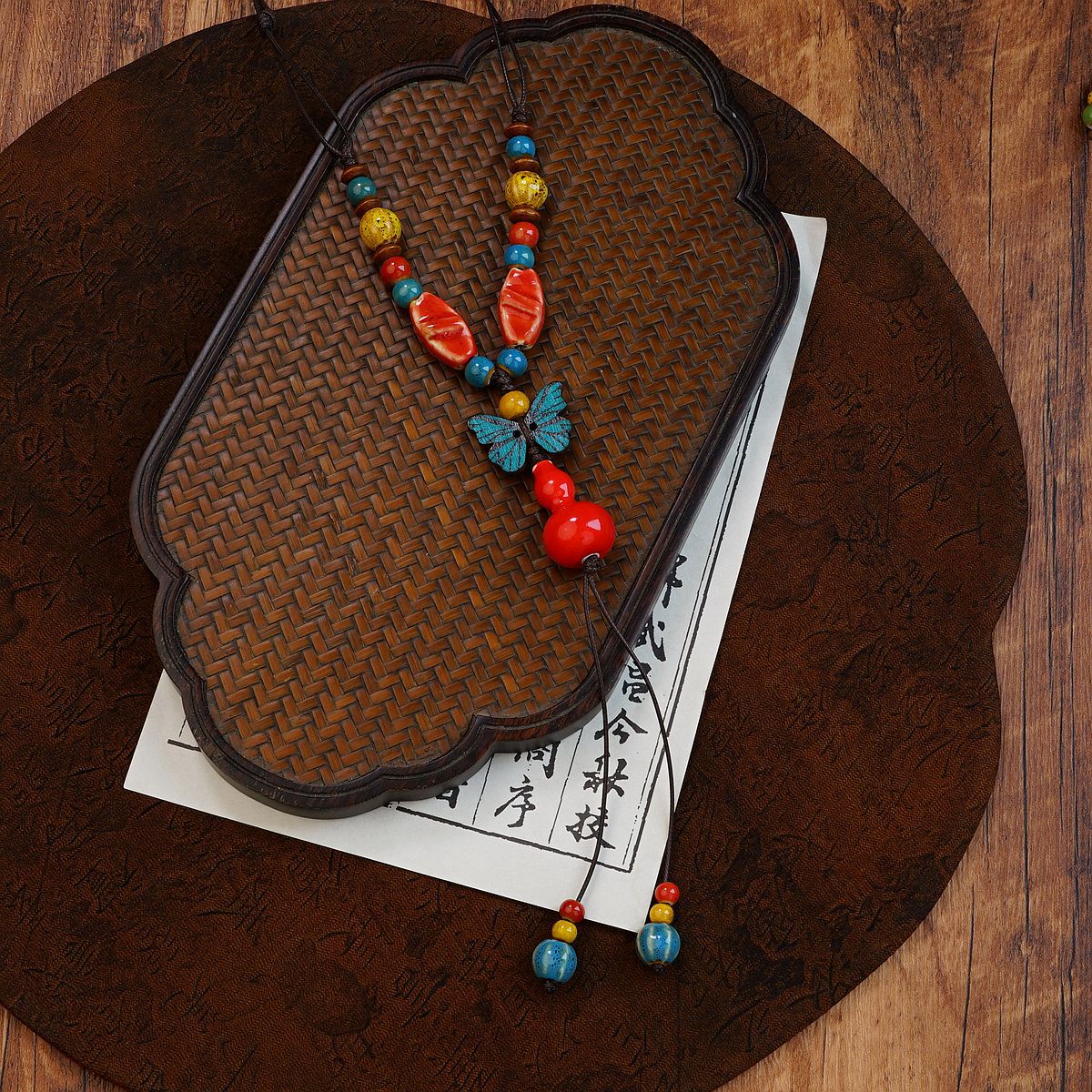 Jingdezhen ceramic necklace with ethnic style, butterfly style, ancient-style collarbone chain accessory, retro matching, long style wholesale supply Application Scenario