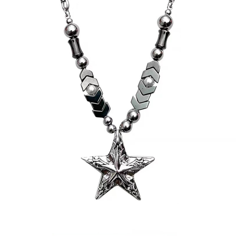 Y2K Heavy Industry beaded Star Necklace for women, titanium steel, subculture, hot girl, sweet and cool, punk style, niche European and American necklace trend Item Picture