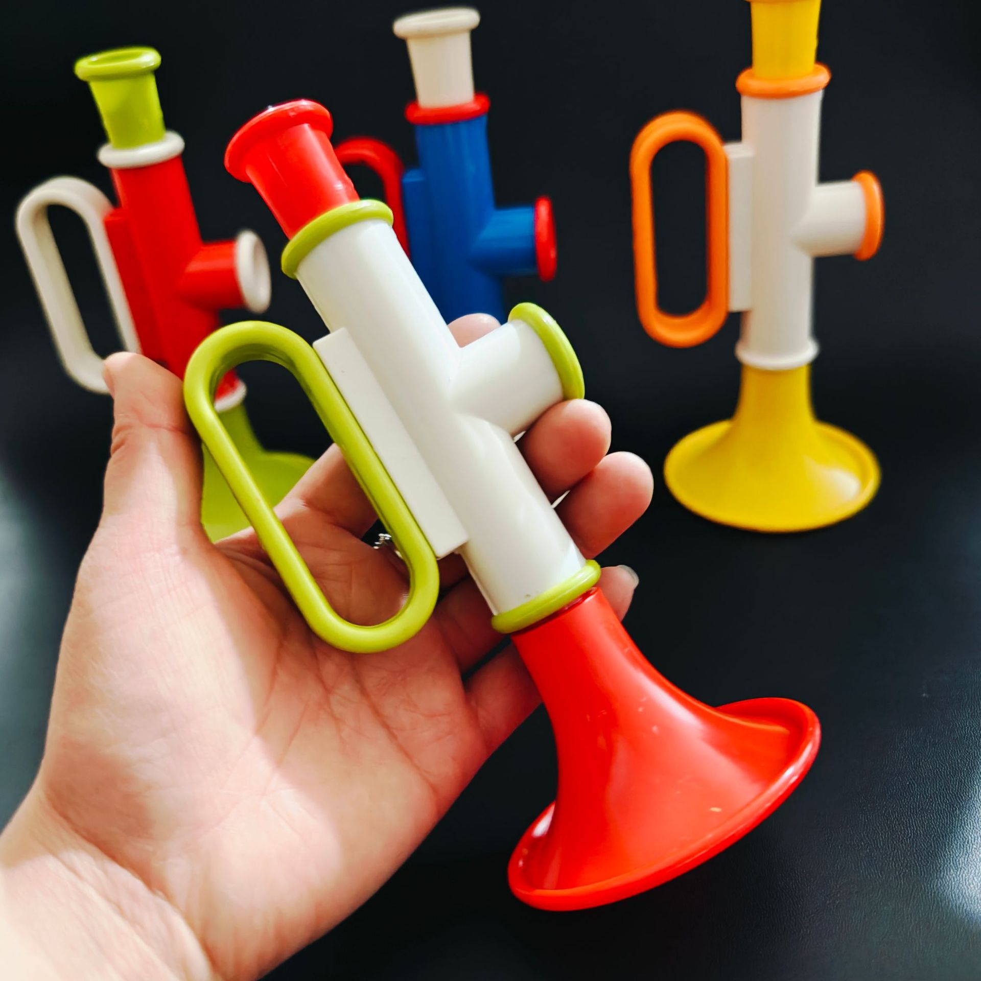 【 Zone 3-7 】985-2 speaker 640 yuan per piece 985-2 speaker educational musical instrument, speaker street stall, plastic Fun toys, kindergarten children's gifts, wholesale 2 yuan Specification image