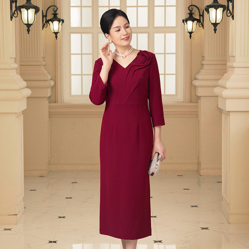 The wedding three-quarter sleeve red dress, the wedding banquet dress of Grandma Xi, the improved new Chinese-style cheongsam, the mother's dress, and the summer girl details Picture