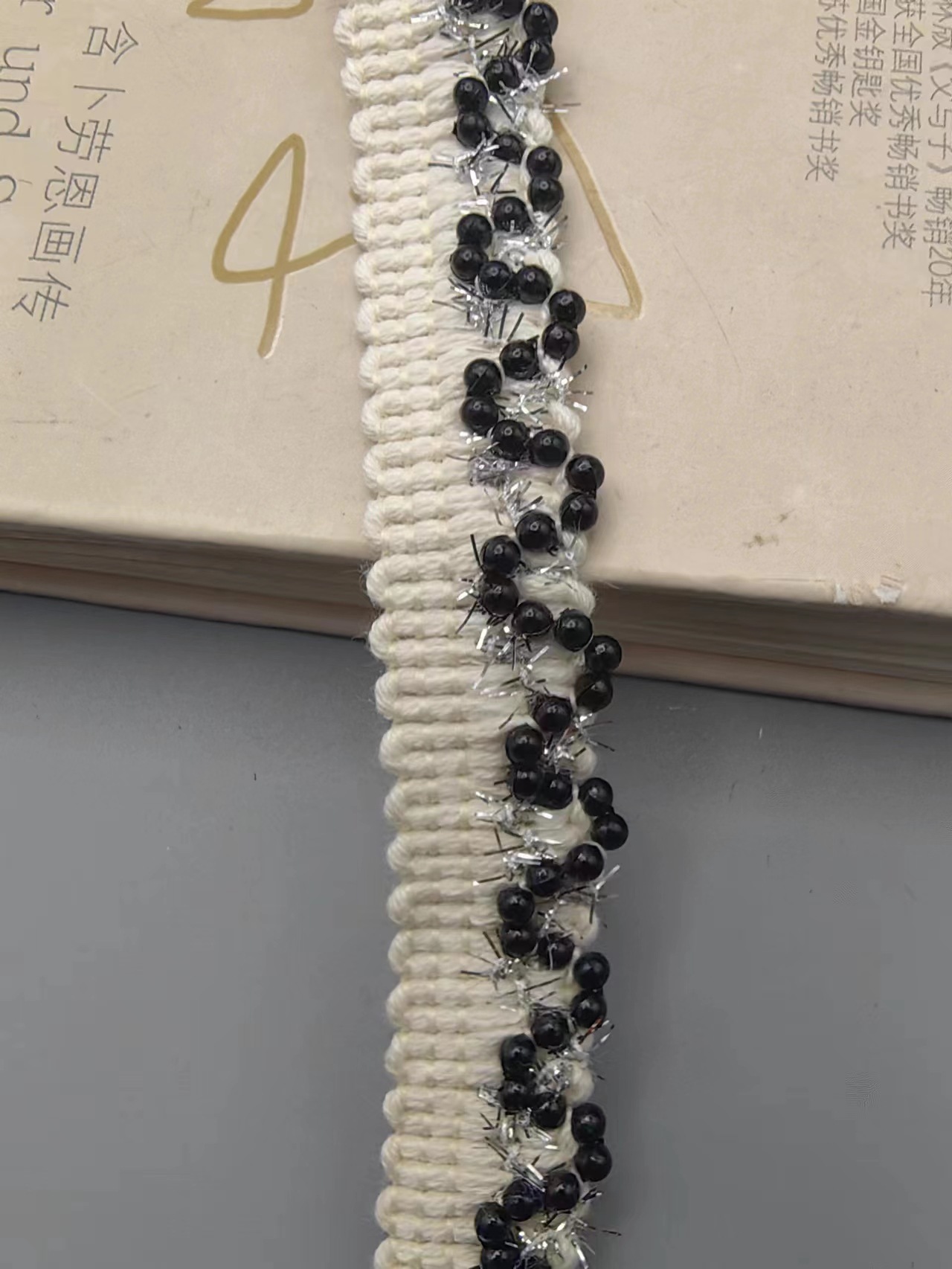 Direct sales of double-threaded elastic lace hand-woven beaded 4-mile pearl clothing accessories in stock pic 2