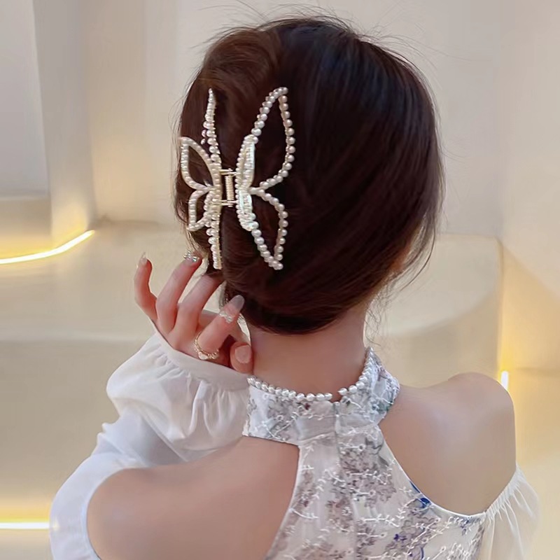 South Korea's New Pearl Butterfly Coil Alloy Grab Clip Back Head Large Shark Hairpin Temperament Hairpin Headwear Female details Picture