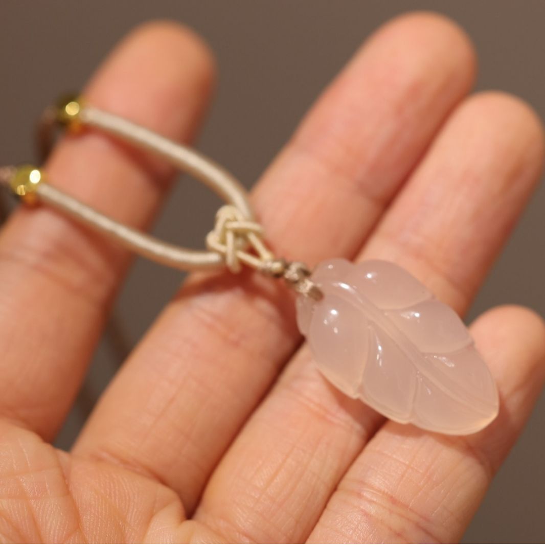 Natural ice-white chalcedony agate leaf pendant for women, golden branch and jade leaf pendant, one leaf Famous necklace, new Chinese-style gift details Picture
