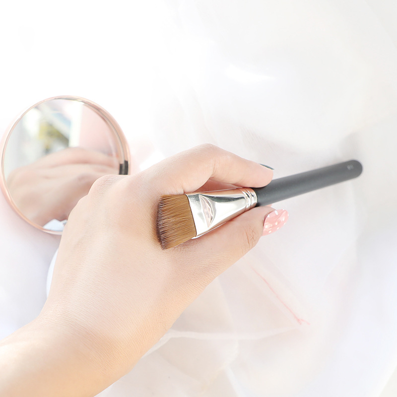 191 Flat Head Mask Brush Foundation Brush Bb Cream Brush Cangzhou Novice Base Makeup Makeup Brush Do Not Eat Powder Application Scenario