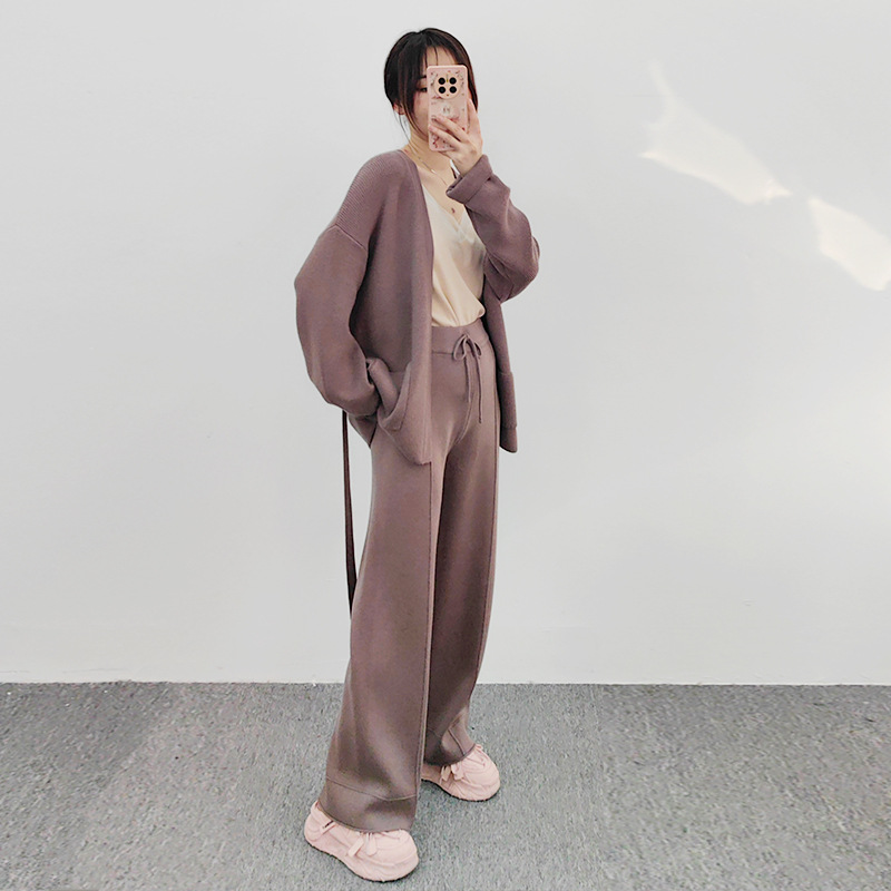 New autumn and winter style belt-knitted, stylish and slimming wool sweater coat for women, Korean loose mid-length V-neck cardigan Application Scenario