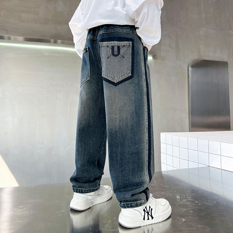 儿童牛仔裤实物图