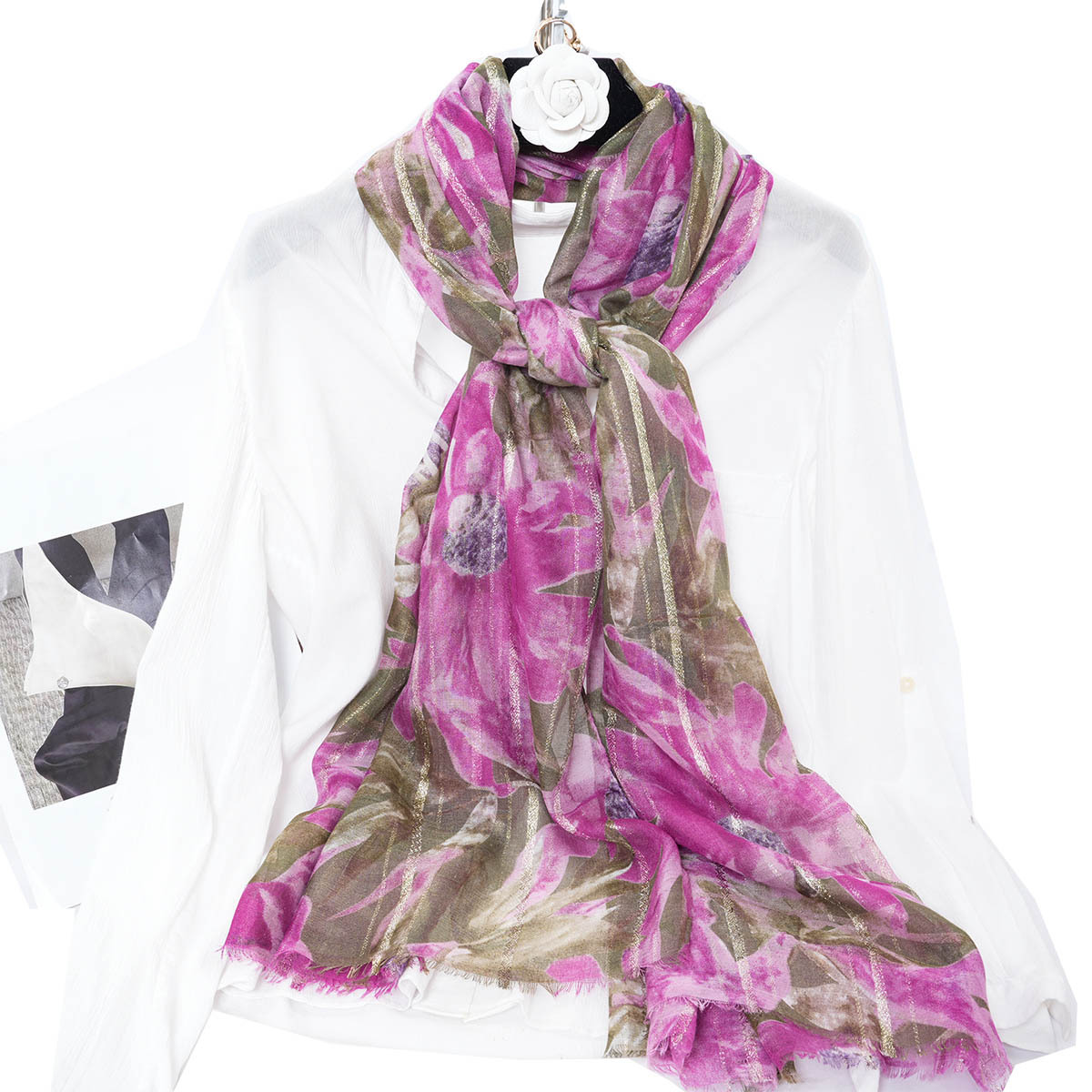 Cross-Border New Fashion Gold And Silver Vertical Stripe Gradient Flower Print Women's Cotton And Linen Scarf Shawls In Stock details Picture