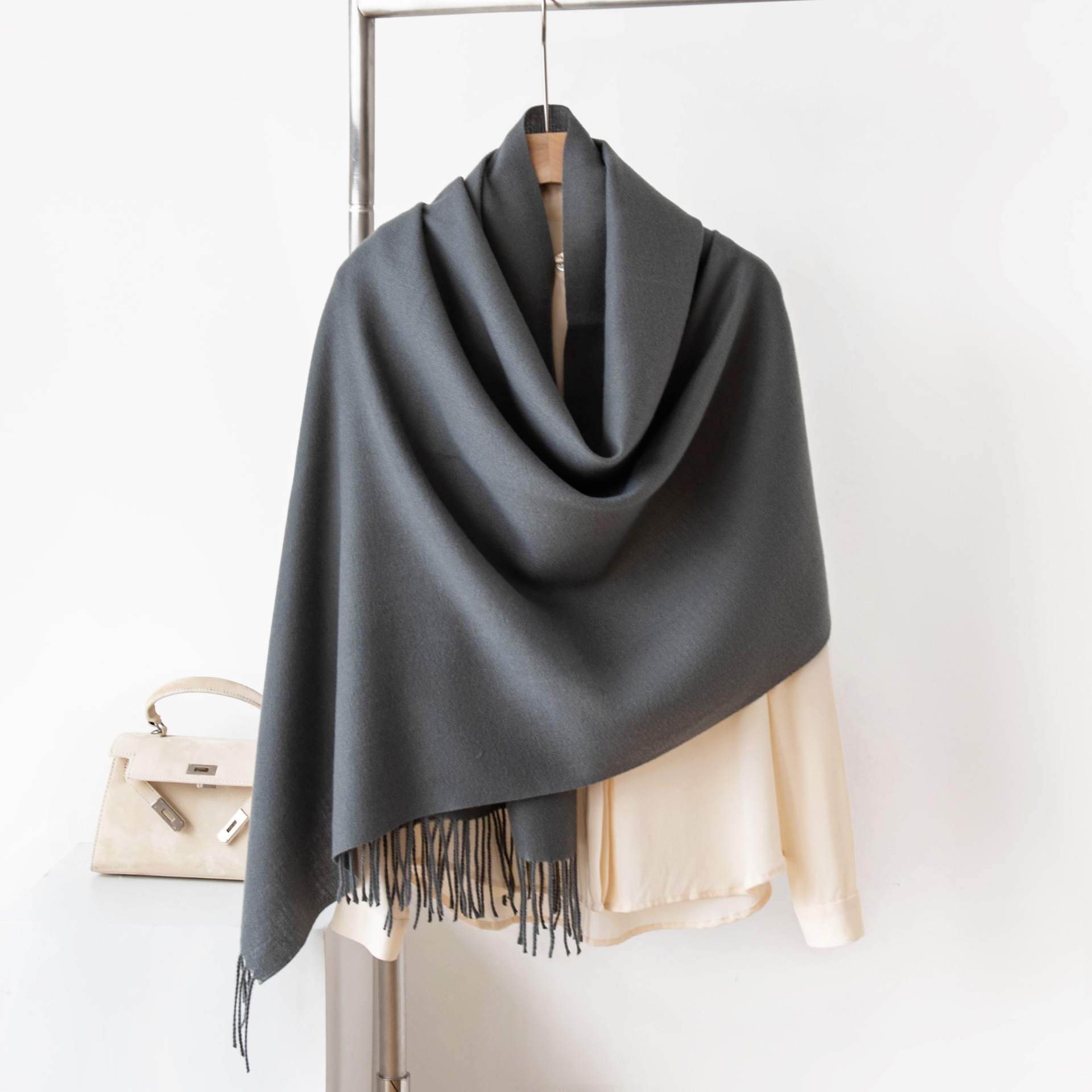 安可拉红围巾秋冬韩系氛围感女士百搭仿羊绒围巾纯色保暖围脖披肩详情18