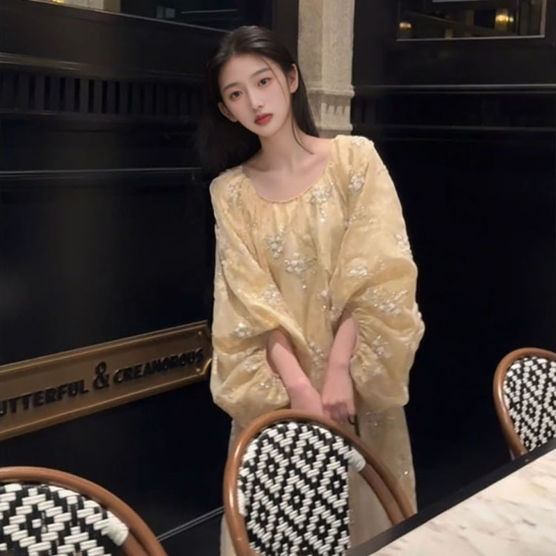 The new Chinese-style high-end dress with flower beaded embroidery and a light luxury design sense, the elegant long dress N2034 details Picture