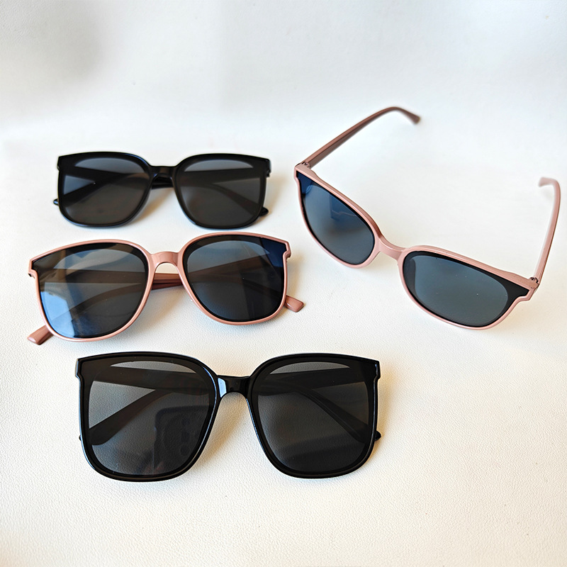 【3-13区】GM太阳镜 24/盒 960/件GM太阳镜大框时尚墨镜男女户外旅游太阳镜开车防紫外线2元批发