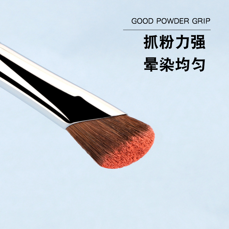 Small horsehair sickle nose shadow brush, horsehair nose wing shading brush, oblique head contouring brush, finger belly shadow brush, animal hair makeup brush Application Scenario