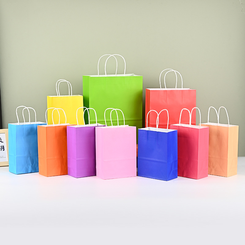 Kraft paper bags, hand-held bags, coffee baking takeout packaging bags, clothing shopping, Mid-Autumn Festival packaging bags, custom paper bags Application Scenario