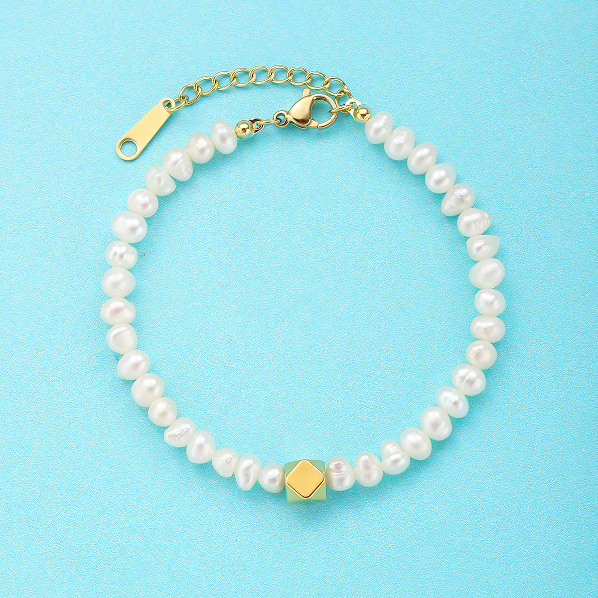 Natural freshwater precious handcrafted bracelets, Baroque pearls, irregular-shaped pearls, versatile light luxury bracelets, pearl wholesale Application Scenario