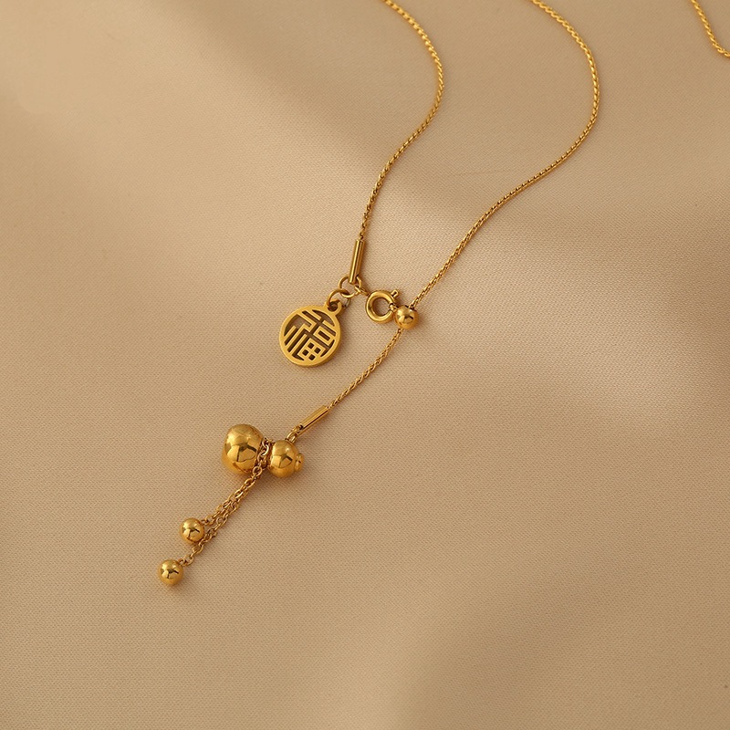 Titanium Steel Does Not Fade Chinese Style Zhaocai Gourd Necklace Ins Light Luxury High Sense Original Design Joy Luck Clavicle Chain Application Scenario