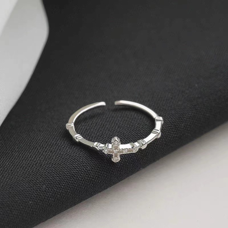 925 silver-plated cross ring, a niche design for women, a high-end open plain ring, fashionable and individual, adjustable food ring details Picture