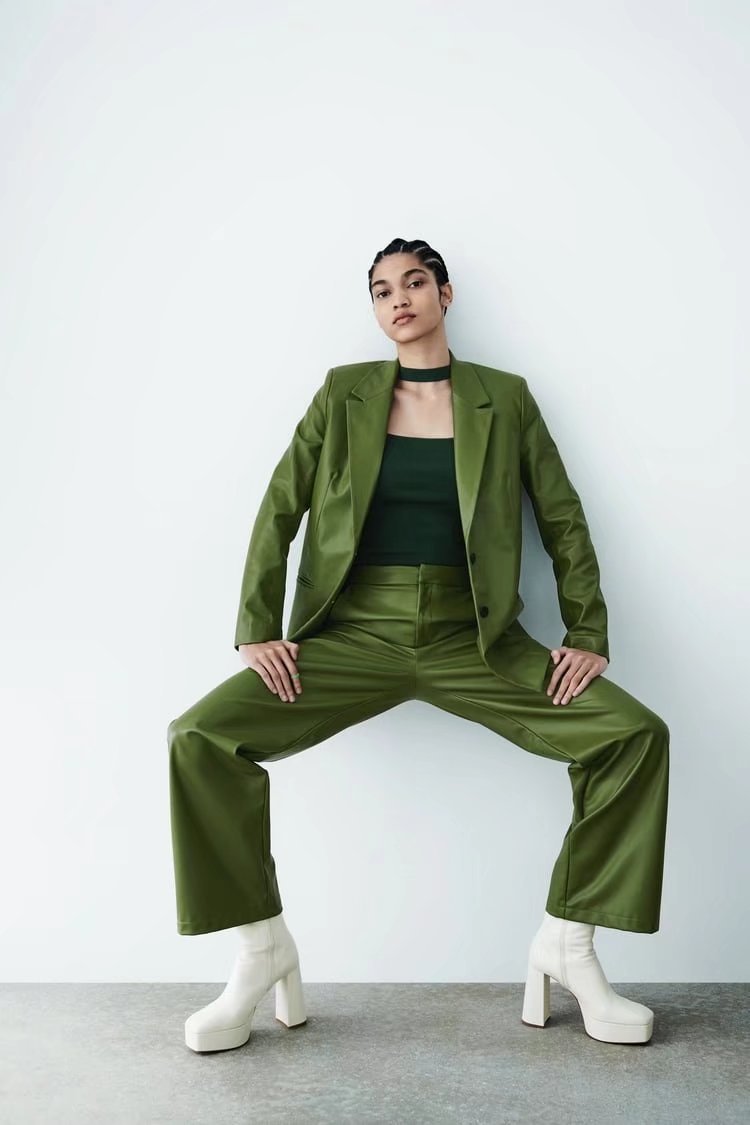 The new solid-color, fashionable, loose and versatile faux leather women's trendy leather suit jacket with a European and American style in spring and autumn is trendy Specification image