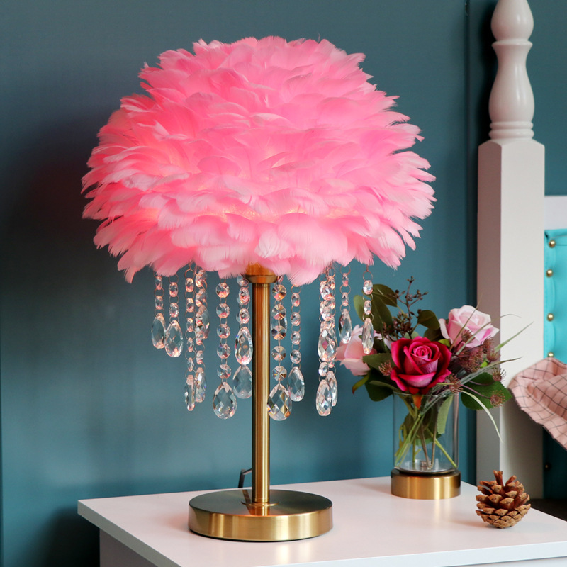 Crystal Desk Lamp Bedroom Ins Girl Simple Modern Creative Nordic Feather Lamp Warm Romantic Wedding Bedside Lamp Application Scenario