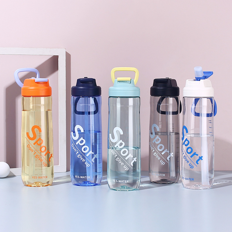 Fashionable and colorful couple straw sports water cup plastic cup 2023 new summer student water cup wholesale gift Application Scenario