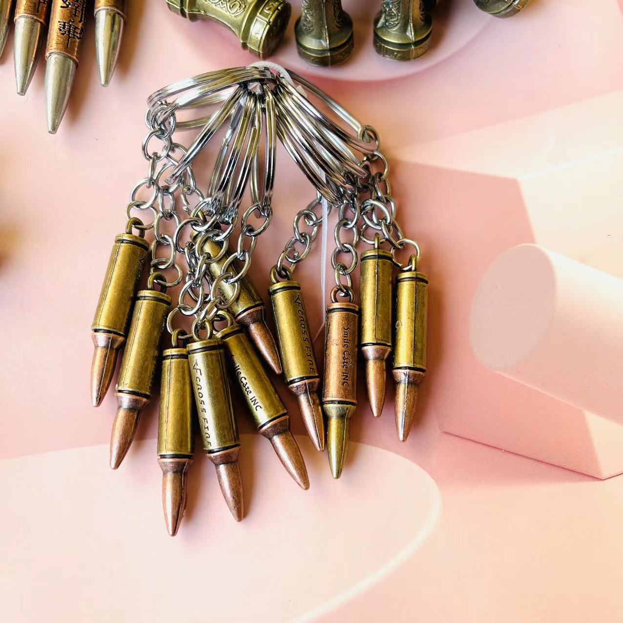 【1-5区】武器挂件100/包2000/箱武器钥匙圈 金属钥匙挂件 钥匙扣 学生钥匙配件配饰2元饰品批发细节图