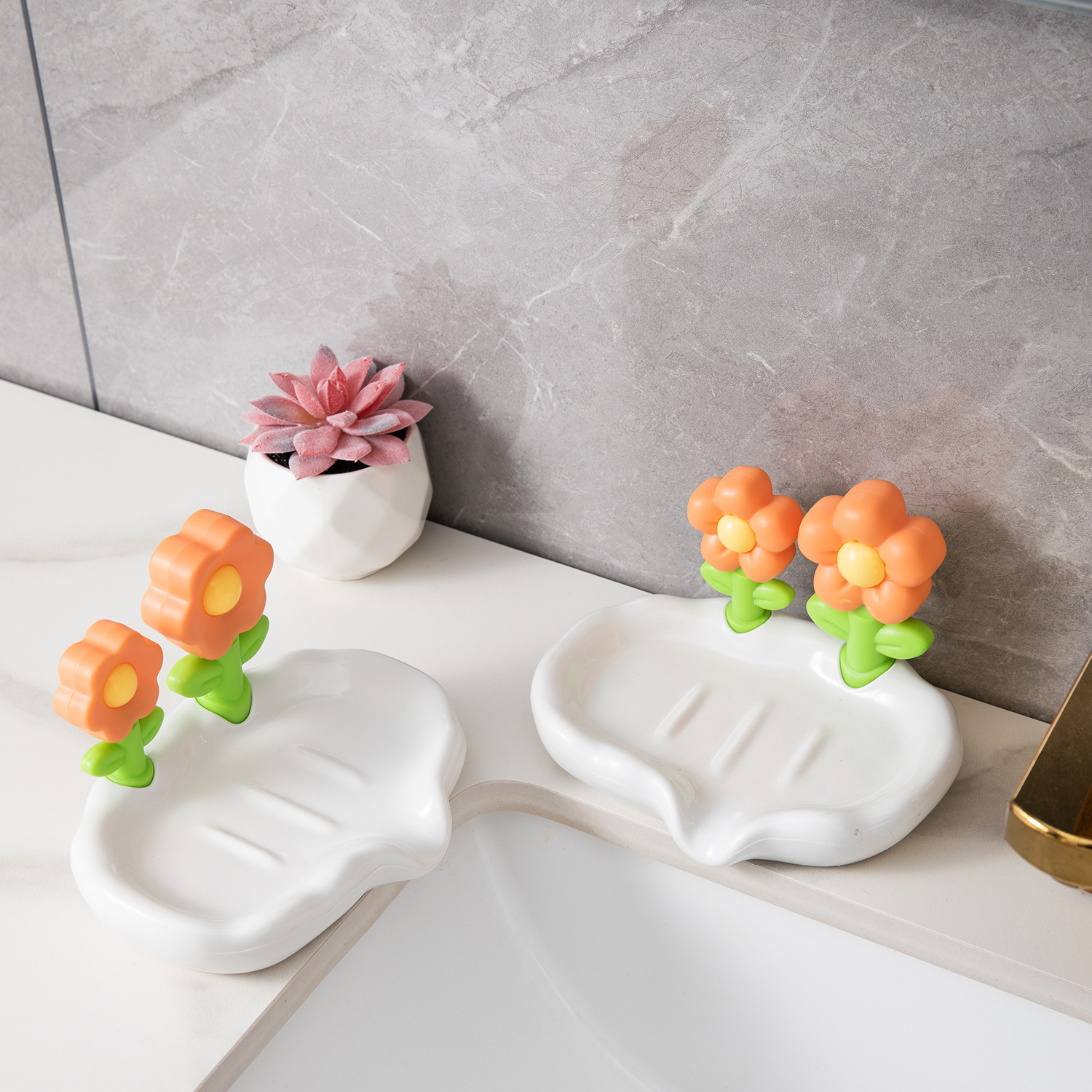 Light luxury and cute flower soap box, no water accumulation, bathroom and toilet home double-layer draining soap rack without drilling