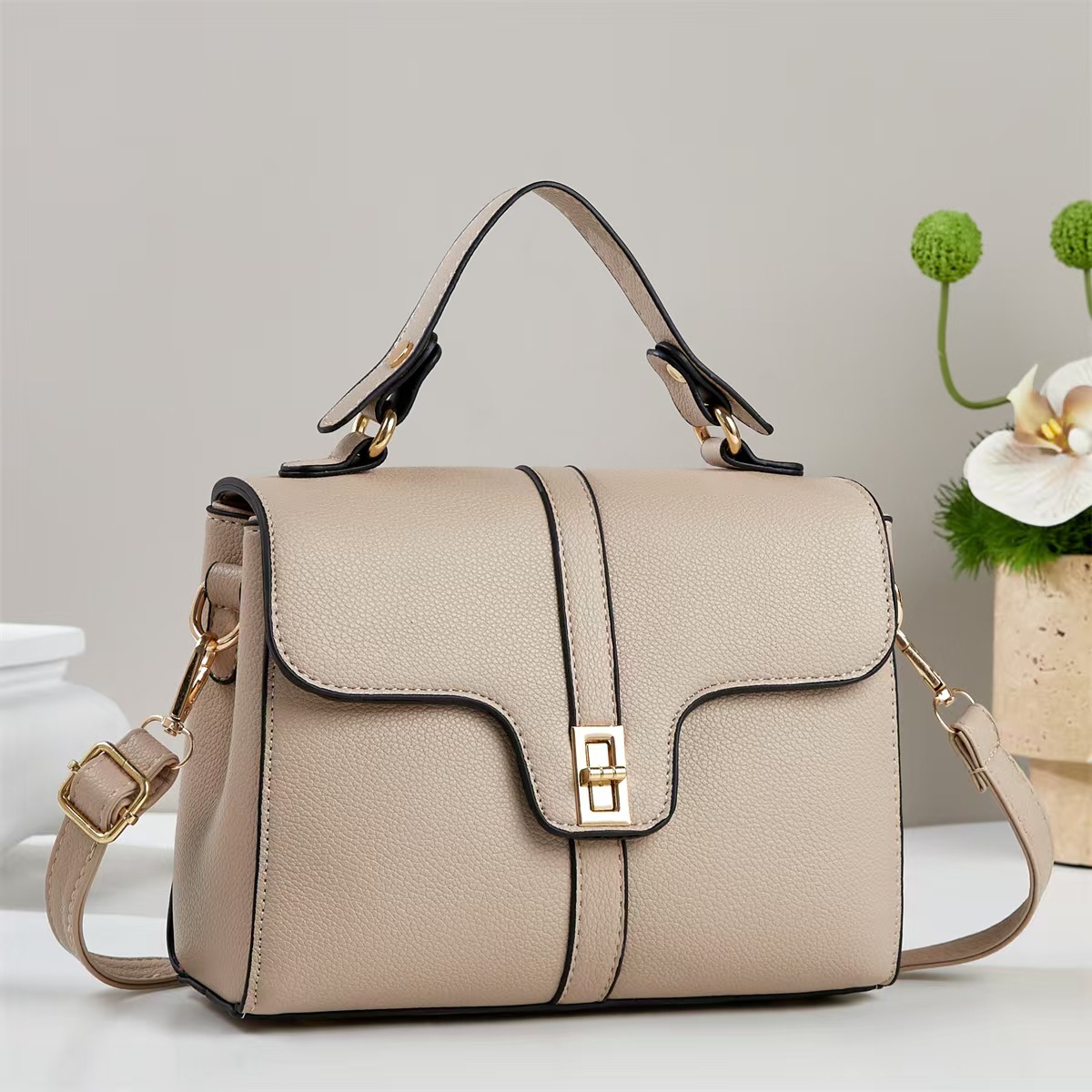 Bolso de mujer 2025 nuevo bolso de moda mujer estilista moda atmosférica bolso de mujer un hombro bolso de mano crossbody una pieza de reemplazo de cabello Specification image