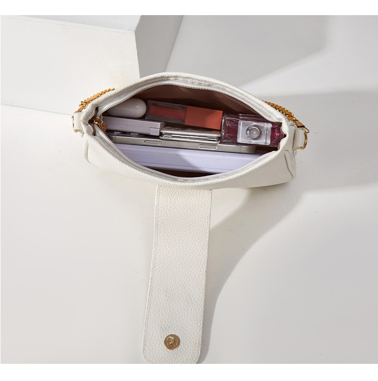 今年流行的腋下包2025跨境女包工厂直营单肩包女高级感女生腋下包详情5