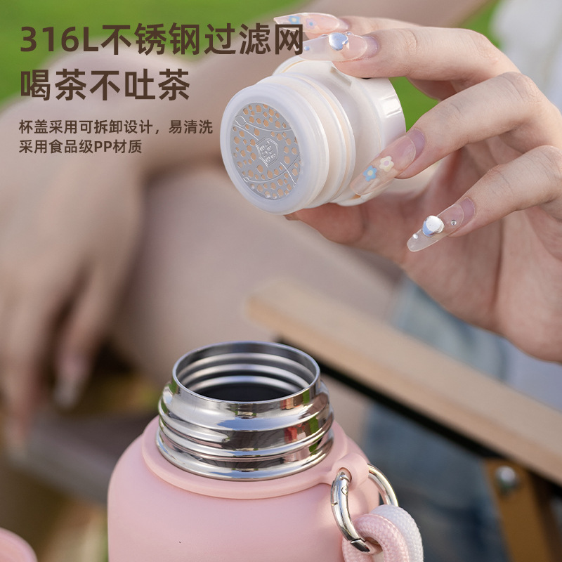 Hilo Dodge easy thermos cup Large capacity portable outdoor sports fitness student office light luxury water cup Application Scenario