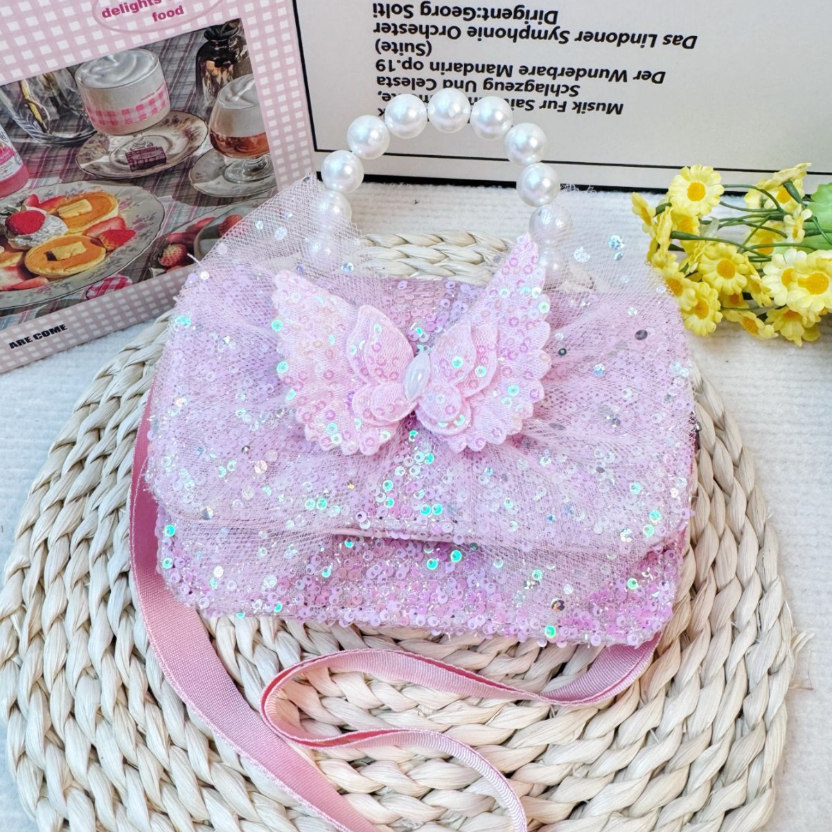 Cross-border children's bags: Cute girl crossbody bag, butterfly pearl handbag, little girl cartoon princess rabbit 100 Application Scenario