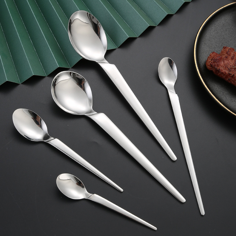 Steak knives, forks, Western cuisine, hotel supplies, stainless steel tableware, knife, fork and spoon sets, creative thickened table knives and spoons wholesale Specification image