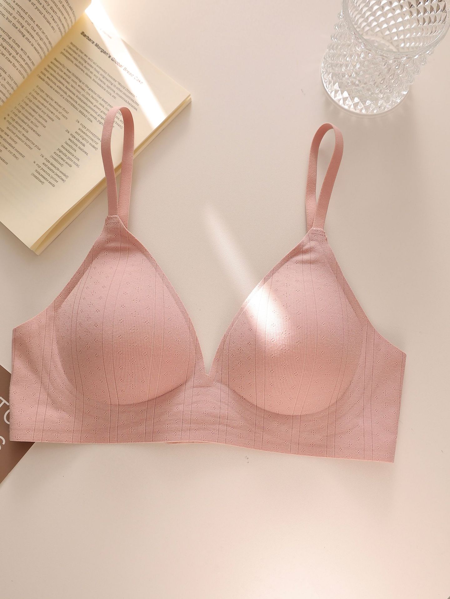 The girl conceived the Souffle breathable triangular cup bra OB113, which is comfortable and anti-sagging without a steel ring pic 13