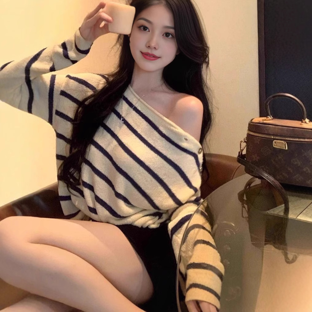 条纹软糯毛衣女秋冬美式y2k斜肩上衣慵懒宽松加厚露肩针织衫外套