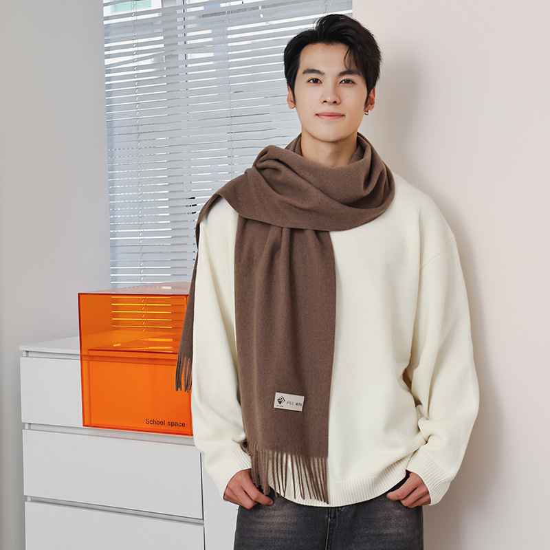 China Red Scarf Shawl Senior Sense Men's Cashmere Wool Scarf Women's Autumn Winter Everything Red Scarf Wholesale Application Scenario