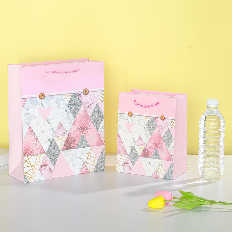 Diamond-shaped powder-coated classic and exquisite gift bag, wedding gift paper bag, birthday return gift and souvenir packaging bag, South America details Picture