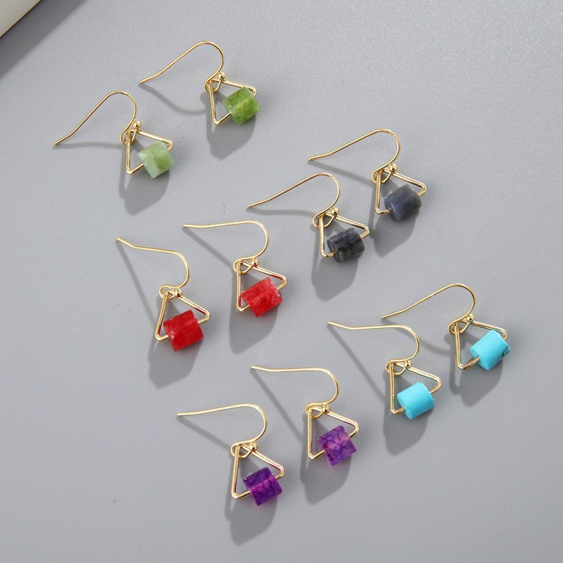Cross-Border New Fashion Natural Stone Earrings Women's High-Grade Sense Of Temperament Semi-Precious Stone Geometric Triangle Earrings Wholesale Application Scenario