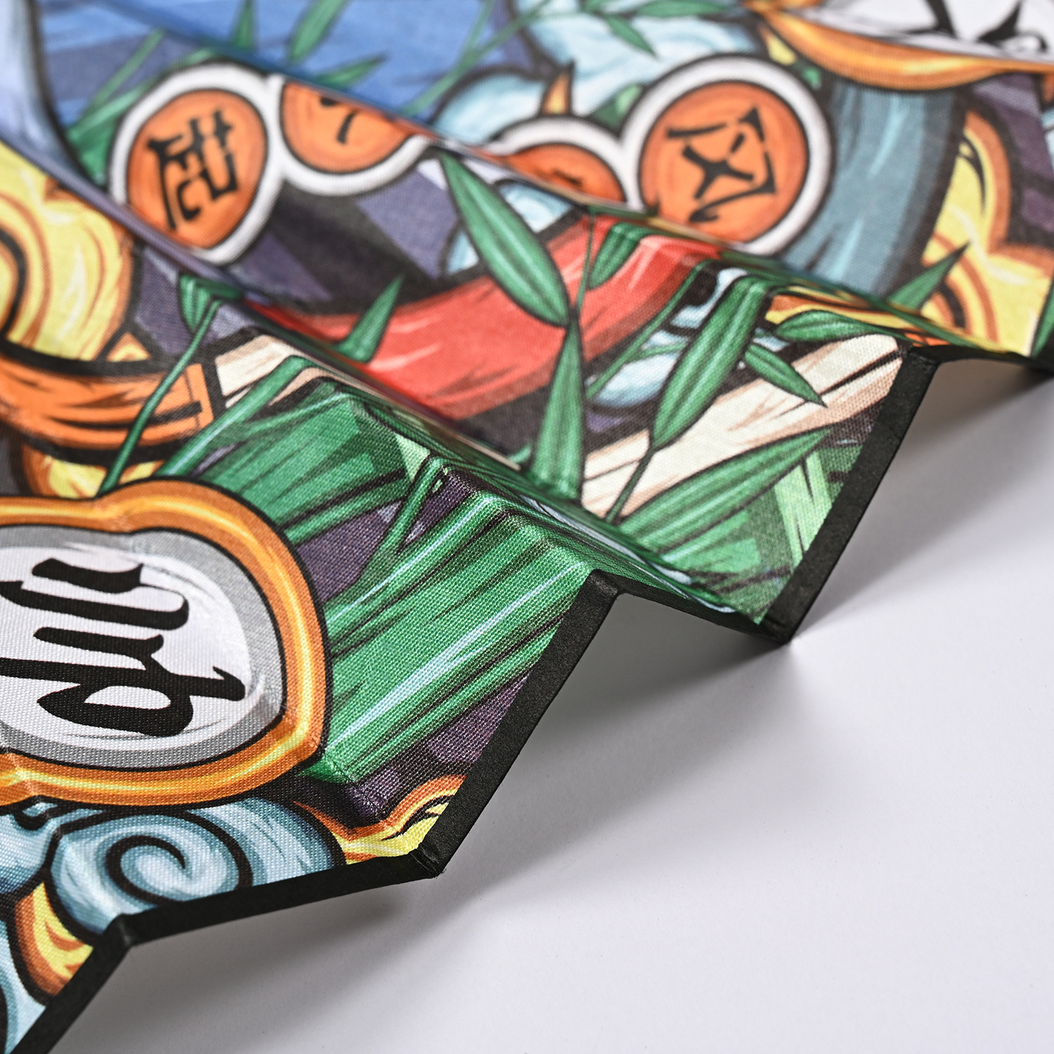 10-inch student ancient-style folding fan, silk fabric folding fan wholesale, illustration style folding fan, bar dance party fan Application Scenario