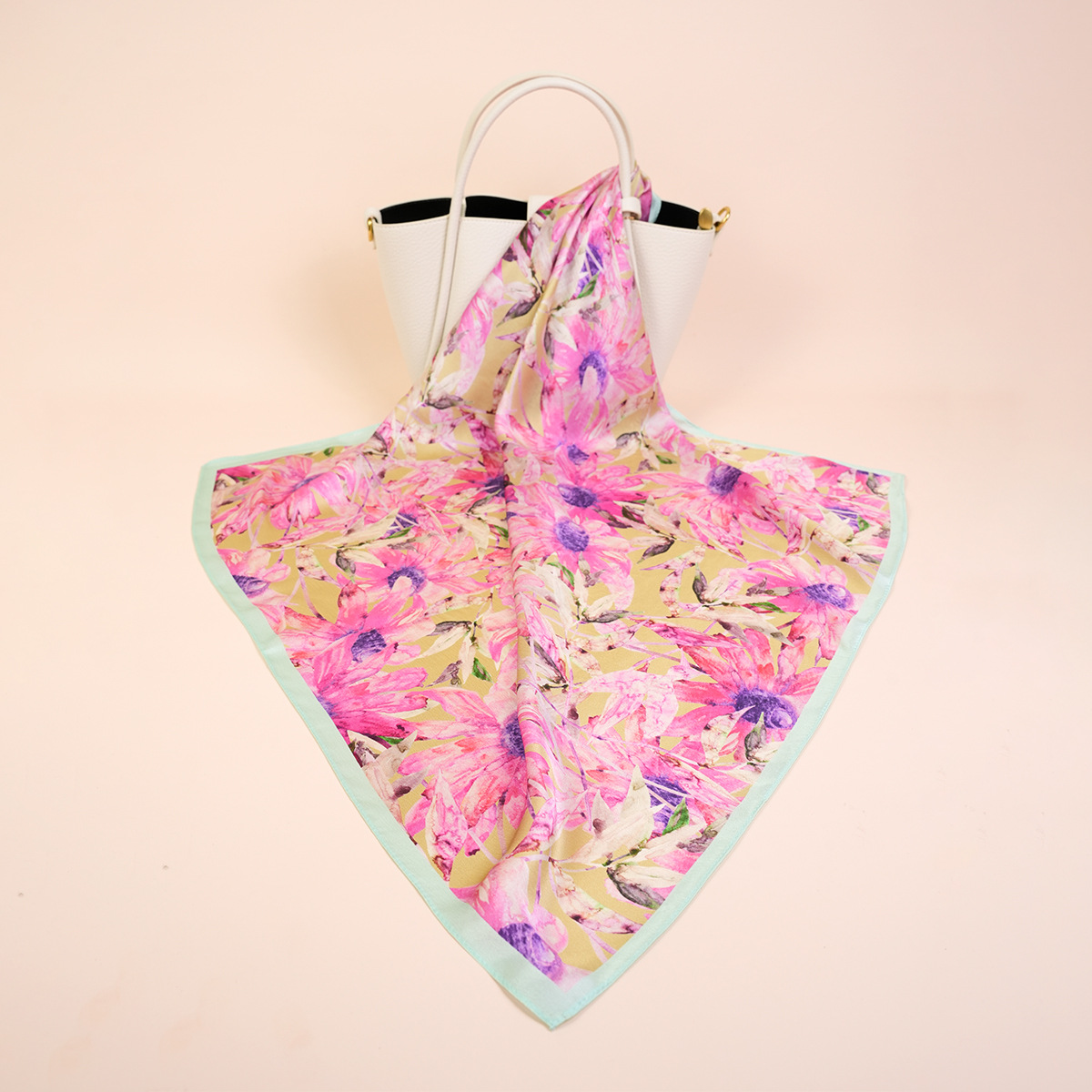 New silk small square scarf, 100% mulberry silk printed pattern gift thin decorative small scarf, fashionable and versatile silk scarf