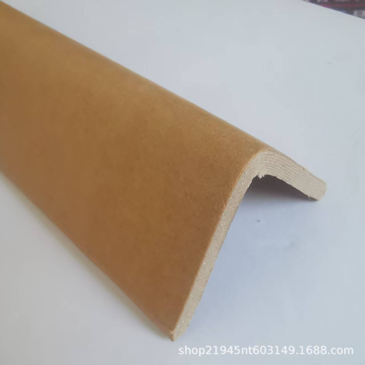 The manufacturer thickened and hardened paper corner protectors, L-shaped ring-shaped printing paper corner protectors, furniture corner protectors, edge protectors, kraft paper Application Scenario