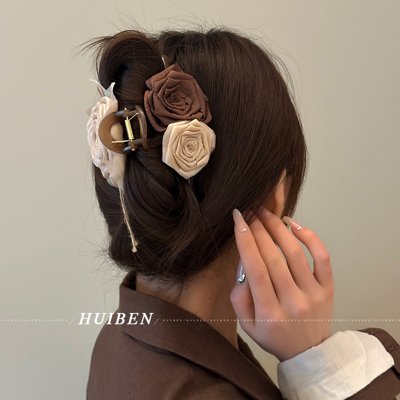 Dried Rose ~ Maillard Flower Grab Clip Female Fall/Winter Large Back Head Shark Clip Hair Grab Clip Application Scenario
