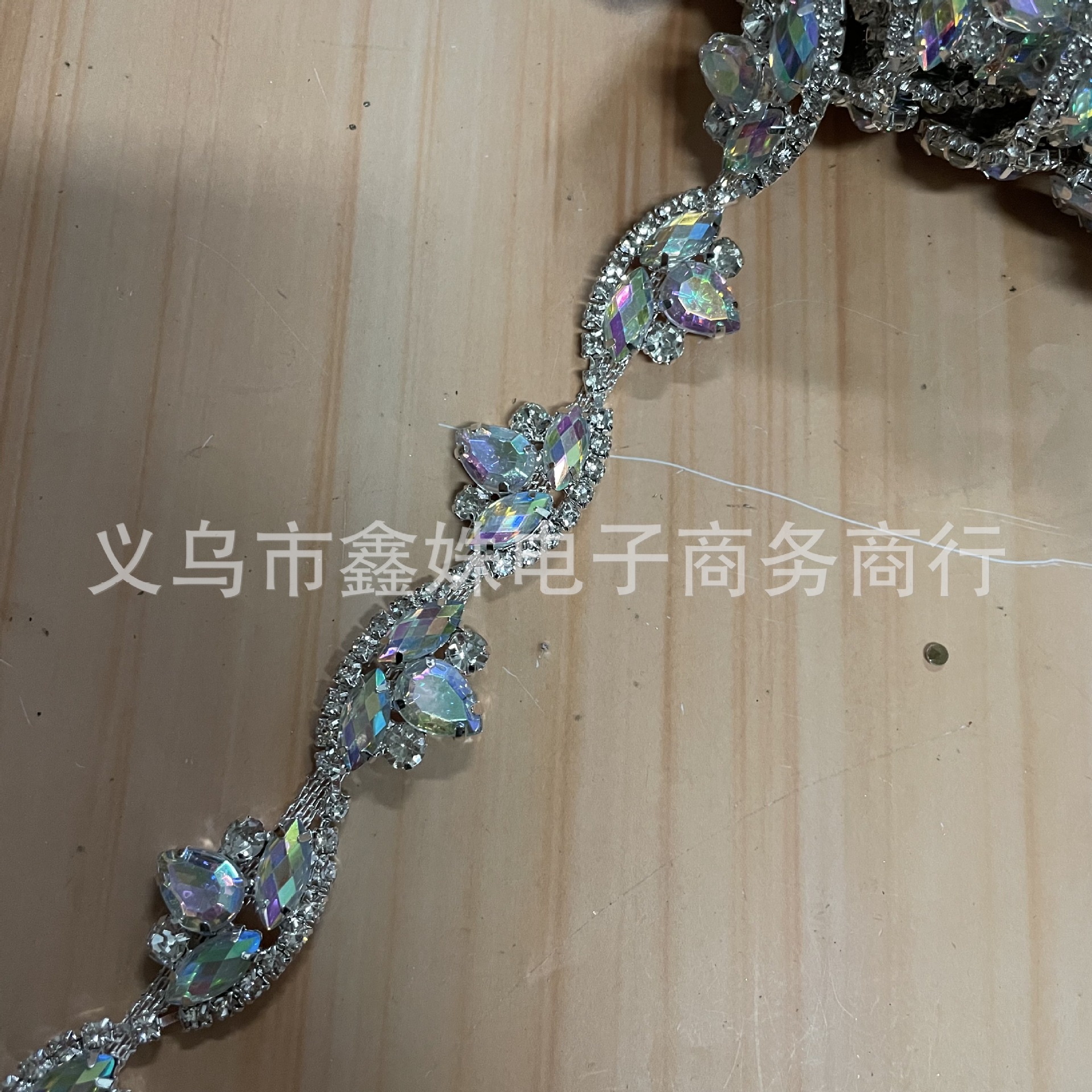 New style of dress accessories with beaded stitching, applique and diamond patterns Application Scenario