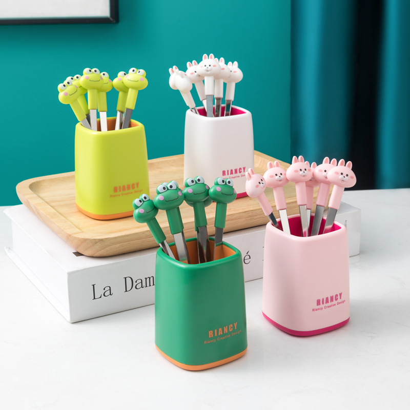 Fruit fork cartoon animal set Stainless steel household child safe fruit tag Application Scenario