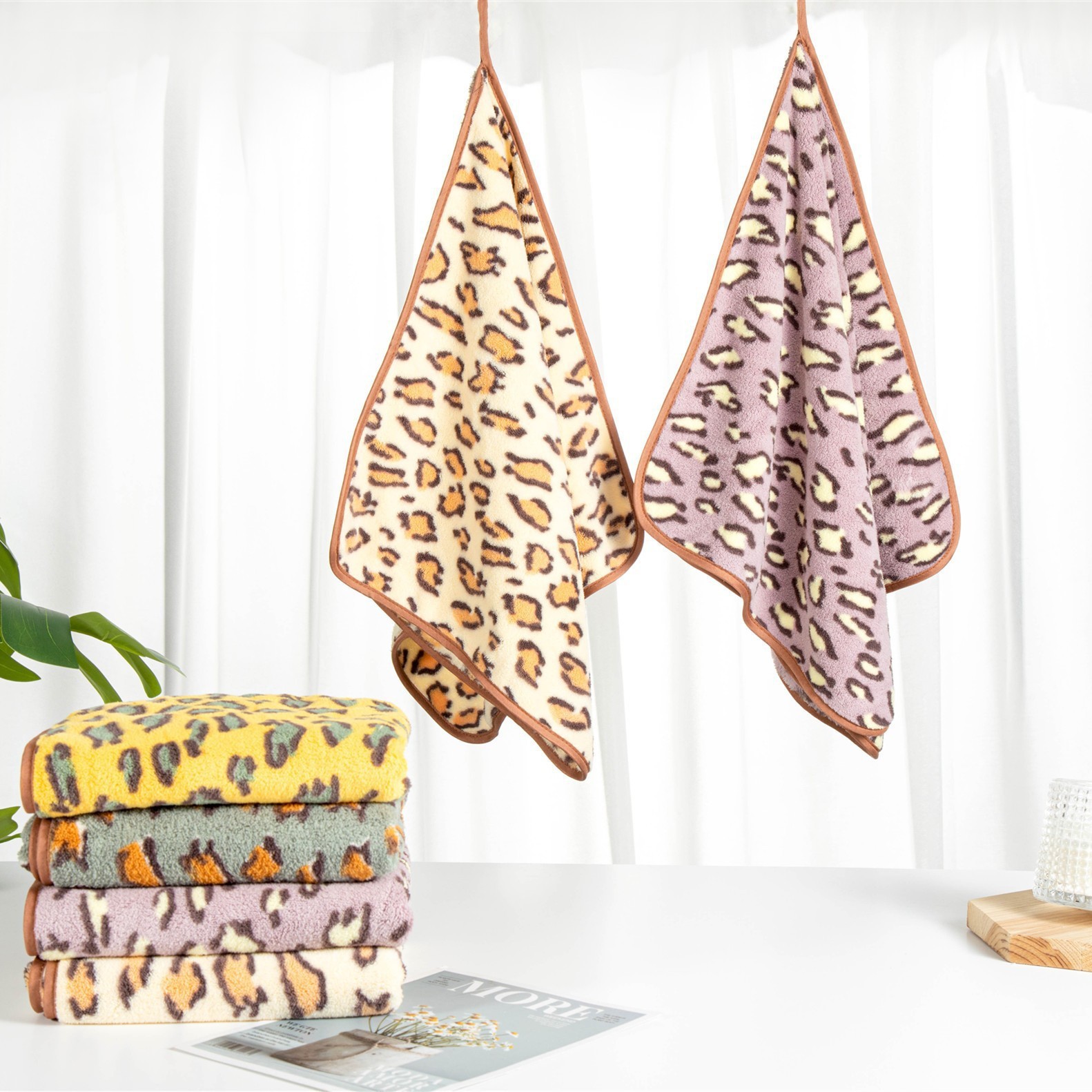 Wholesale can hang coral velvet towel adult leopard bath towel household towel square soft absorbent hanging towel Application Scenario