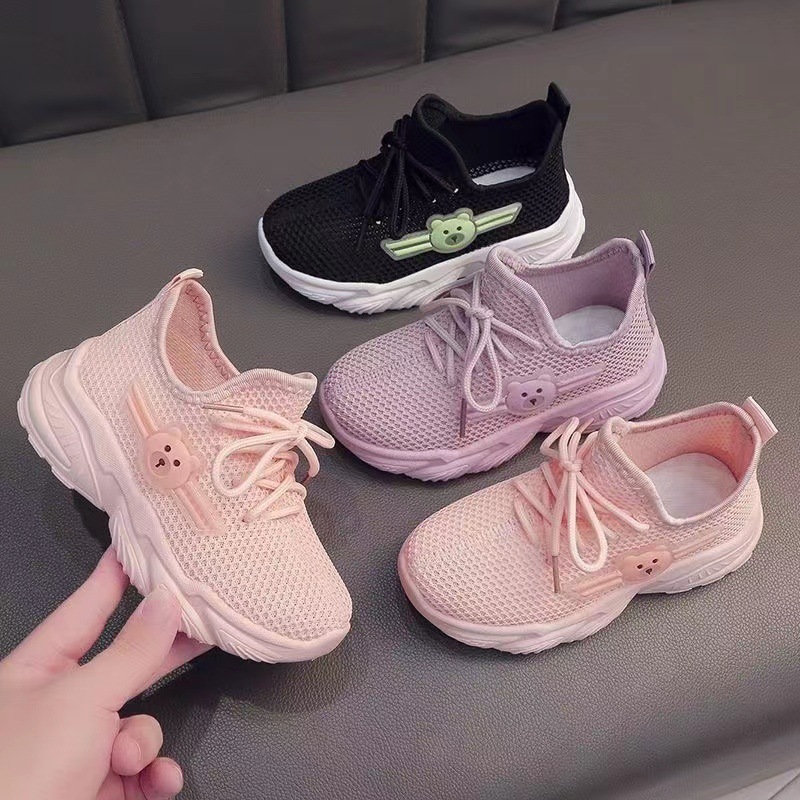 Boys' and girls' shoes, children's sports shoes, kids' coconut shoes, new Korean style net shoes, indoor shoes for kindergartens, children's shoes Application Scenario