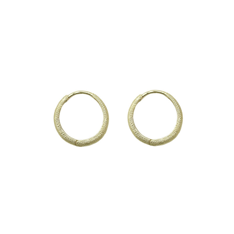 Gold and silver simple matte ear loops and ear buckles, 2025 new style exaggerated earrings, niche and unique, round face slimming earrings for women Item Picture