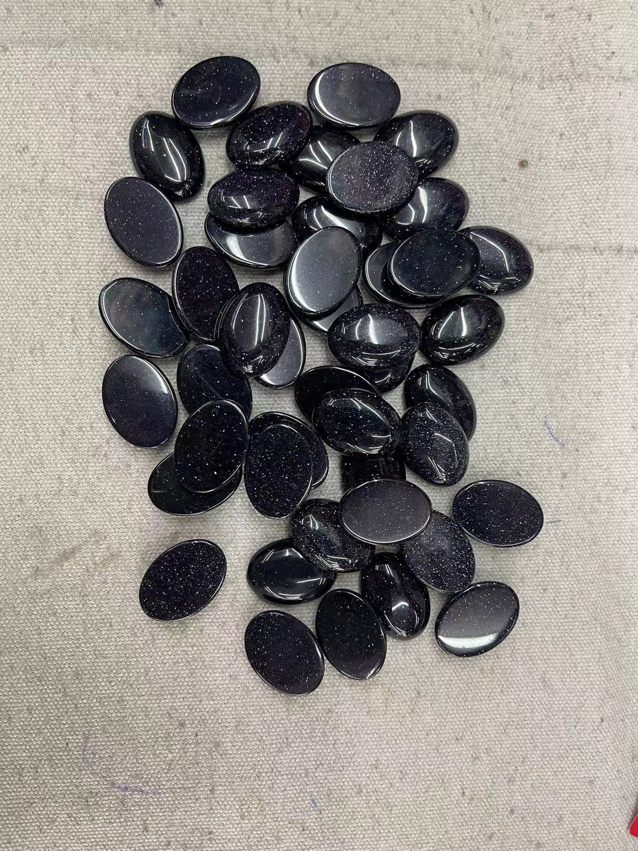 Cross-border best-selling new gold sand stone egg-shaped ring face, European and American fashionable agate bare stone pendant handicraft wholesale accessories Application Scenario