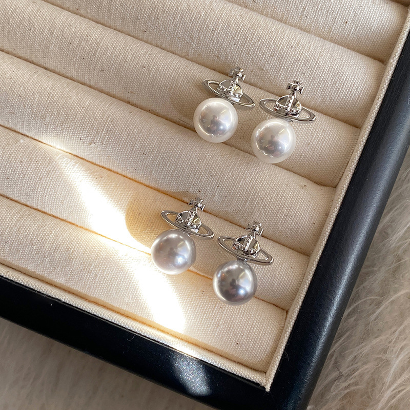 Temperamento versión coreana nicho alto sentido perla aretes moda femenina exquisita luz lujo diario versátil alto sentido aretes details Picture