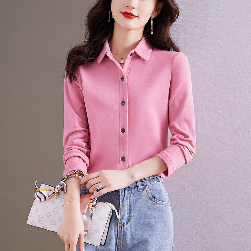 A real photo of a double-sided German fleece shirt for women in autumn and winter. It features a fashionable and fashionable design with a touch of fleece and a warm base cardigan details Picture