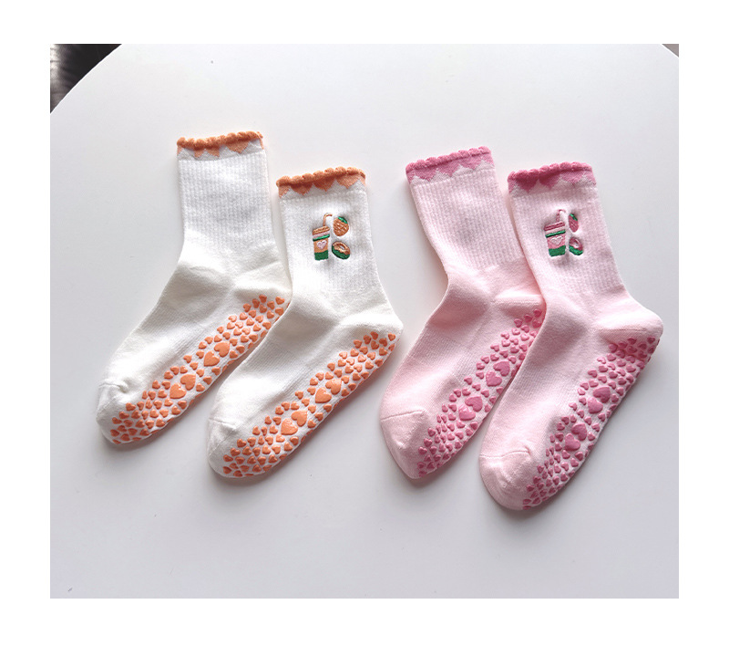 One-piece delivery of socks from the street stall for women, yoga, anti-slip mid-calf socks, cartoon embroidery, Pilates, fitness, shark pants, floor socks for women pic 8