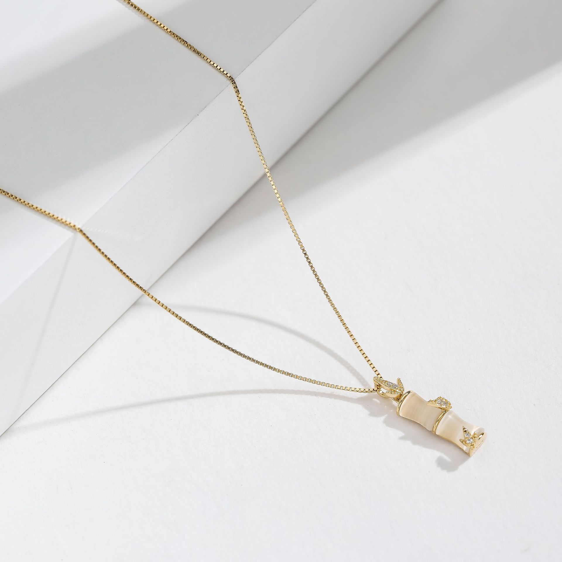 Yaslief Silver chain processing custom designer bamboo newspaper peace pendant cat's eye micro-inlaid decorated necklace full figure
