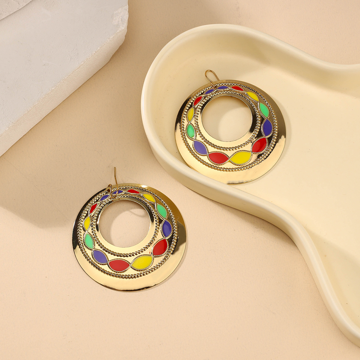 Europe And The United States Exaggerated Personality Plated 18K Gold Ear Hanging Middle Atmosphere Water Drop Ear Clip Vintage Pattern Set Jewel Earrings Specification drawing